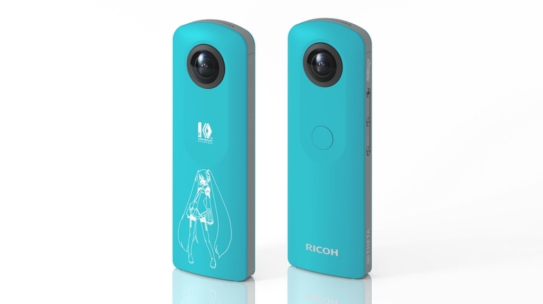 う*ん様 RICOH THETA 初音ミク 限定コラボモデル 本体 360°の世界にミクさん召喚。全天球撮影カメラRICOH THETAに「初音ミク