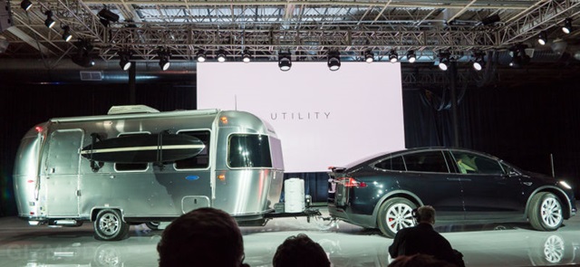 151001tesla_model_x_towing.jpg