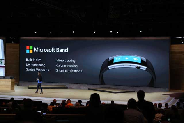 151007microsoftband03.jpg