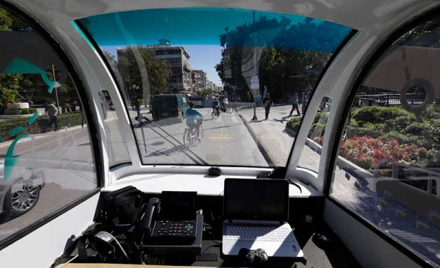 151014driverlesscars01.jpg