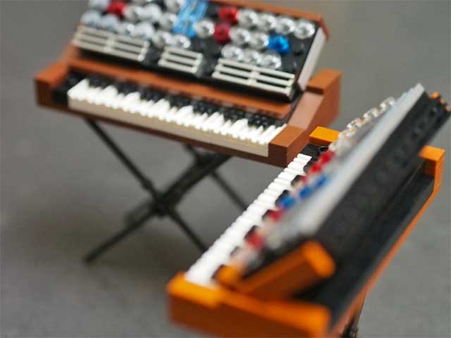 151105legosyntehsizers02.jpg