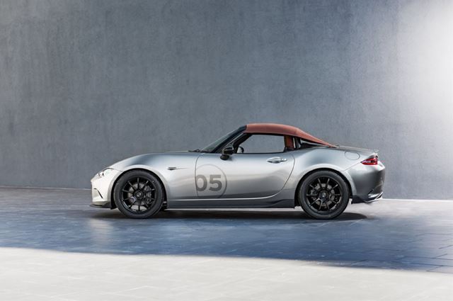 151107-mazda-mx-5-miata-spyder-concept02-R.jpg
