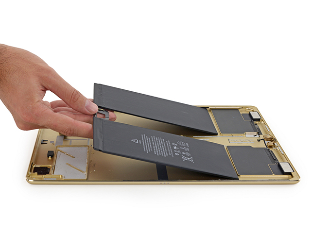 151116_ipadproifixit1.jpg