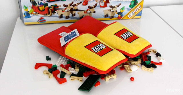 151117legoslippers01.jpg