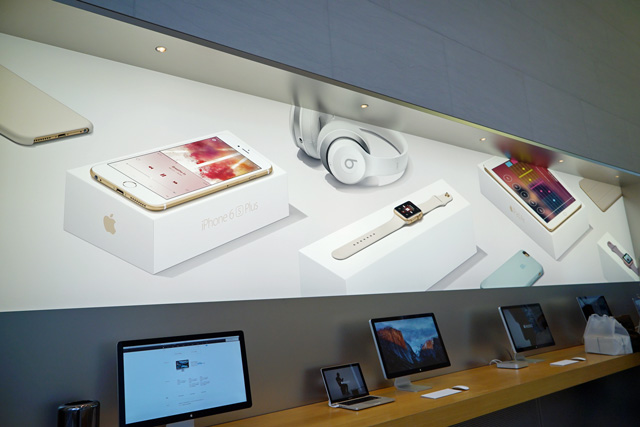 20151130applestore3D04.jpg