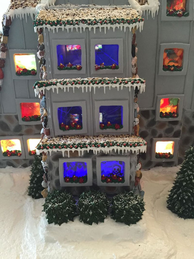 151225gingerbreahotel05.jpg