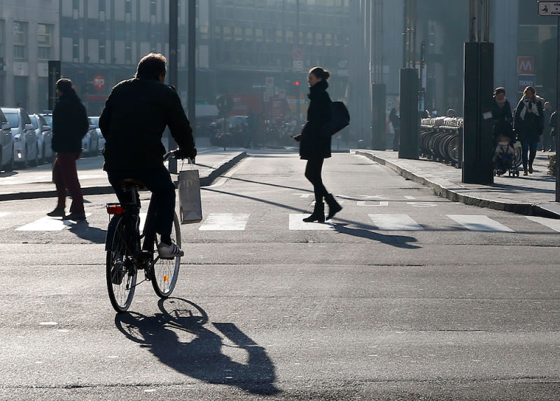 160104milanpedestrian.jpg