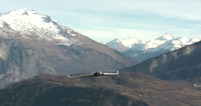160107-Parrot_DISCO_Drone_Lifestyle003-R.jpg