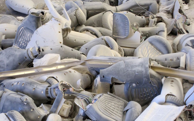 160226pilesofhoverboards01.jpg