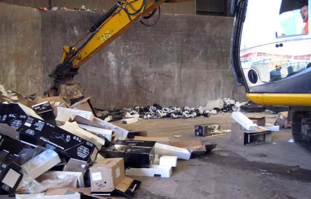 160226pilesofhoverboards03.jpg