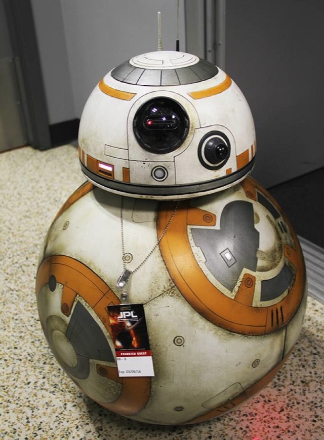 160311_bb8meetsnasa_2.jpg