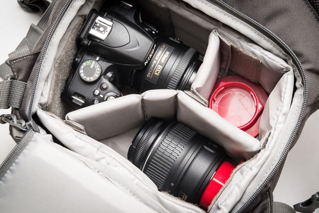 カメラバッグをレンズリアキャップにすればレンズ交換が早くなる ギズモード ジャパン