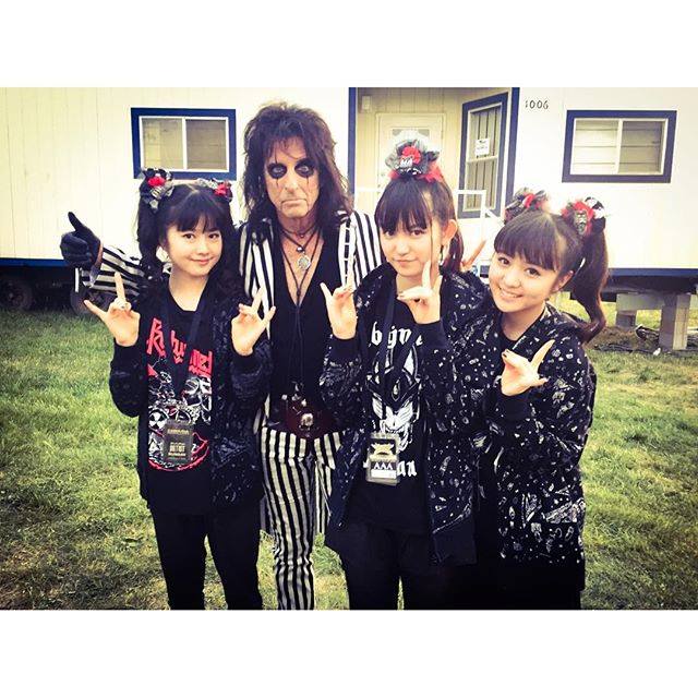 BABYMETAL 大御所 バンド 記念撮影