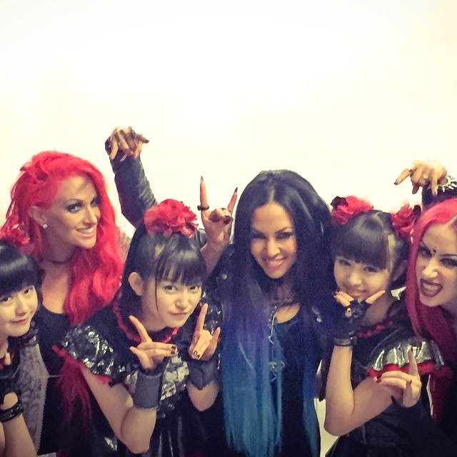 BABYMETAL 大御所 バンド 記念撮影