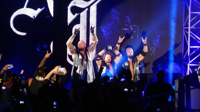 160716wwelive3.jpg