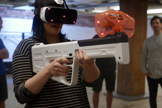 ARENA Infinity Strike VR 女性