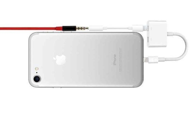 iPhone 7にはポートが少ない…を解決してくれる新ケースが発売へ2