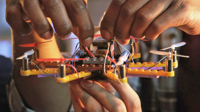 160923legodronekits01.jpg