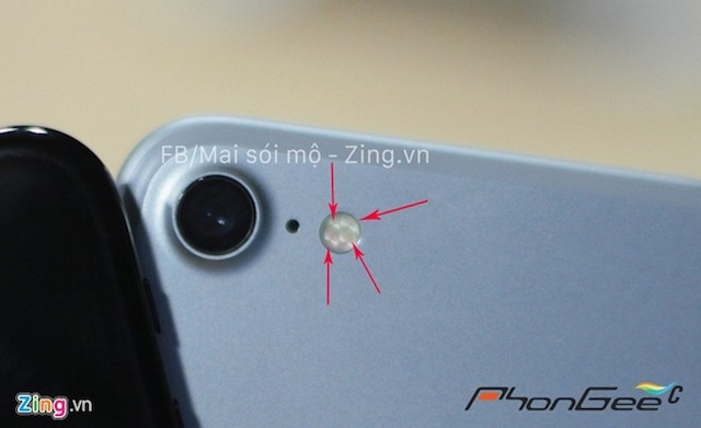 iPhone 7の耐水SIMトレイと新型LEDフラッシュ