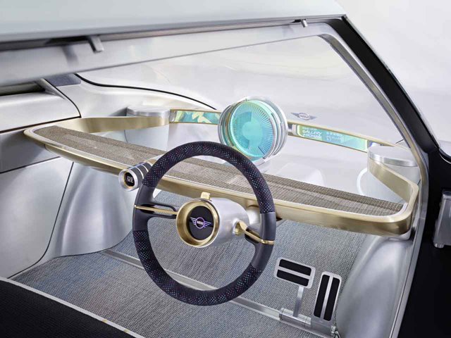 MINI VISION NEXT 100のハンドル