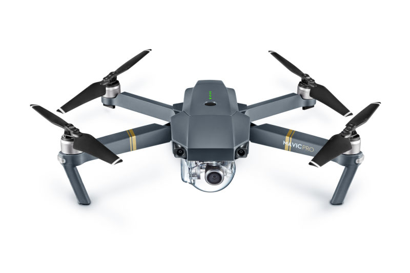 2ドローンの王者DJIから、高性能でコンパクトな折りたたみ式ドローン「Mavic Pro」が出た!