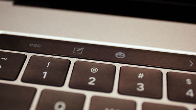 Touch Barにタッチ。新MacBook Proハンズオン3