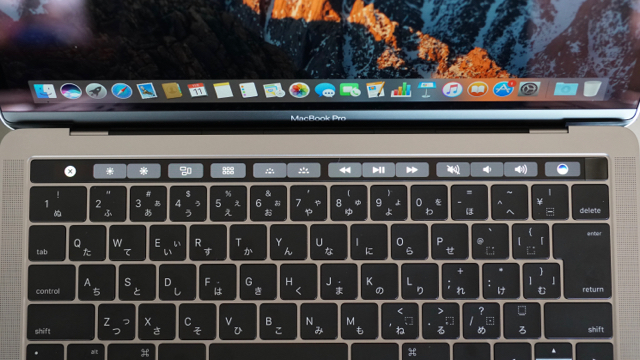 161117_macbookpro_03.jpg