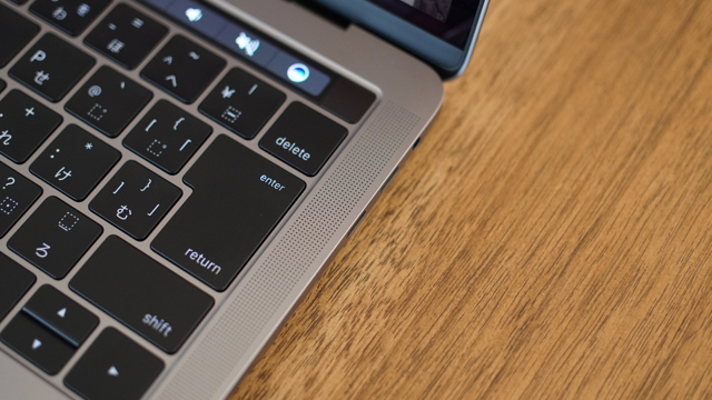 161117_macbookpro_07.jpg