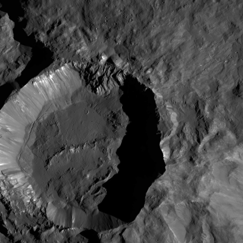 NASA、準惑星ケレスのクレーターの鮮明な写真の撮影に成功7