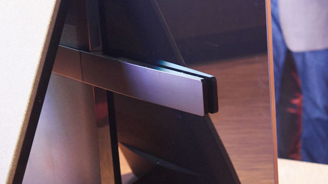 ソニー新BRAVIA「XBR-A1E」は、画面がスピーカー。画面の振動で音を発生3