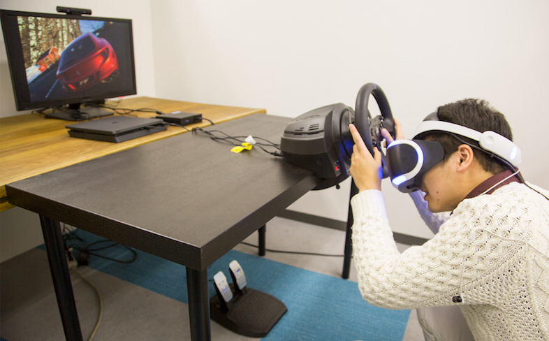 PlayStation VR『DRIVECLUB VR』を非ゲーマーの車好きに遊んでもらった:「永遠に楽しめる」5