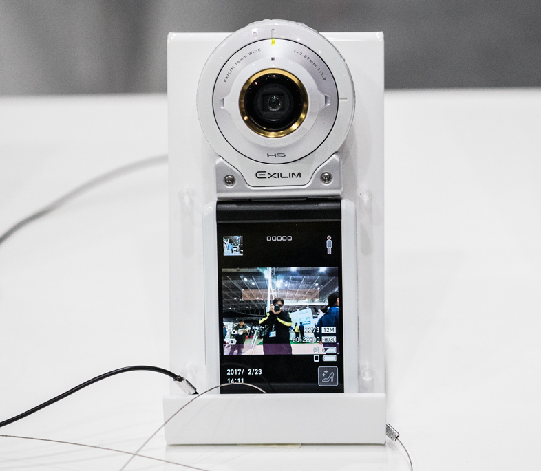 カシオ「EX-FR100L」は華やか背景&美顔・美脚でモテカメラ間違いなし #CPplus その3