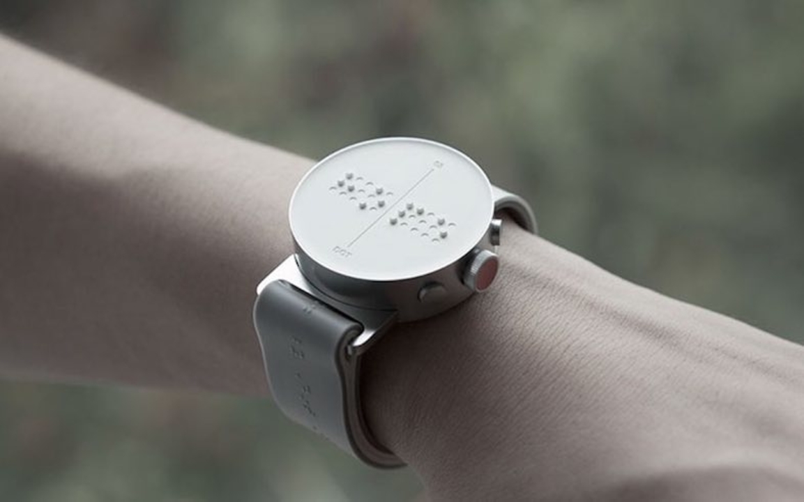 目が見えなくてもOK。点字スマートウォッチ「Dot Watch」登場 ギズモード・ジャパン 目が見えなくてもOK。点字スマートウォッチ「Dot Watch」登場 ギズモード・ジャパン