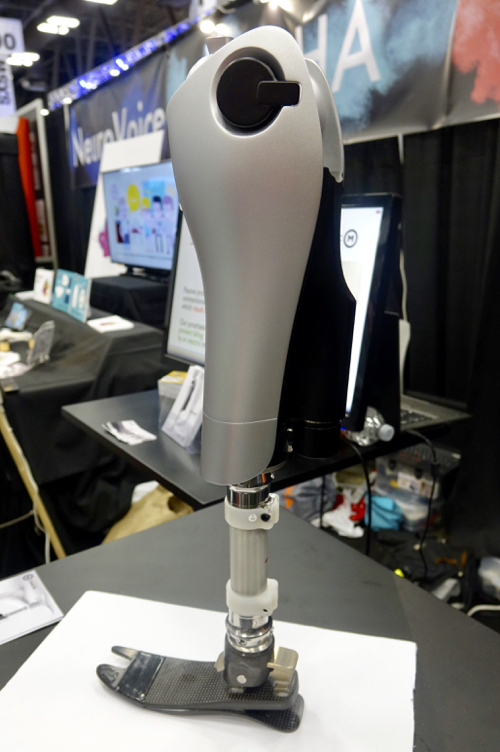 東京大学チームBionicMのロボット義足「Suknee」3