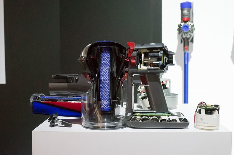 「Dyson V7」は、ハイエンドV8の機構を取り入れた、ウェルバランスなミドルレンジコードレス掃除機3