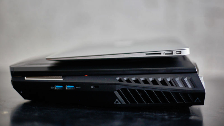 170530_acerpredator06.jpg
