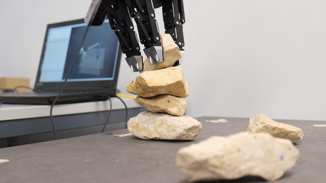 1 賽の河原も火星移住もクリア。非定型な石を積み重ねるロボット