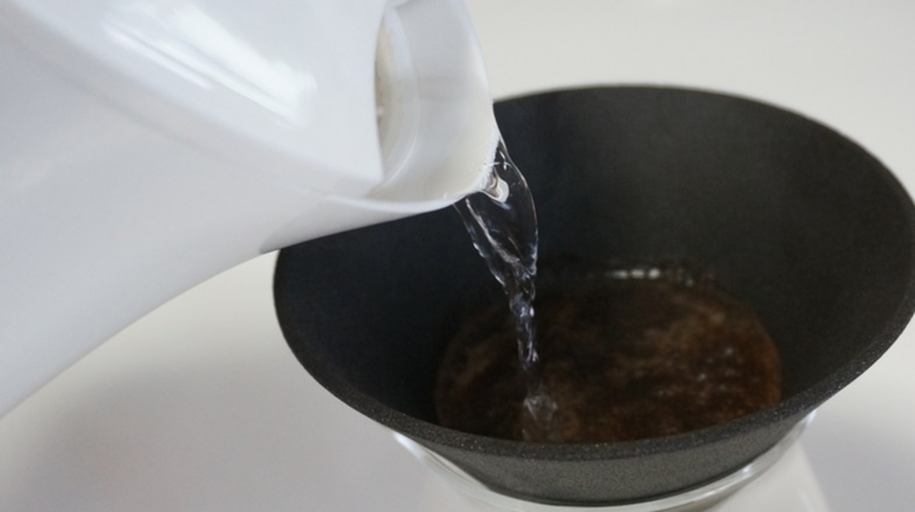 セラミックで淹れたコーヒーはどんな味 Locaセラミックフィルター 検証レビュー ギズモード ジャパン