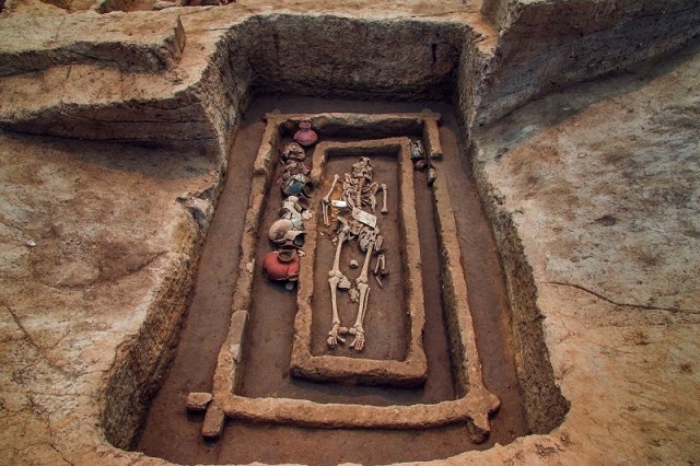 1 5,000年前の中国では身長約180センチ越えの集団が存在していた