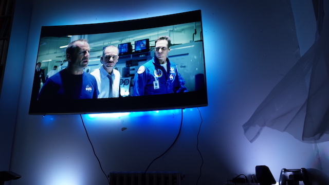 3 ゲームにもっとハマりたいならこれ。映像に合わせてTVから後光が差す「DreamScreen」レビュー