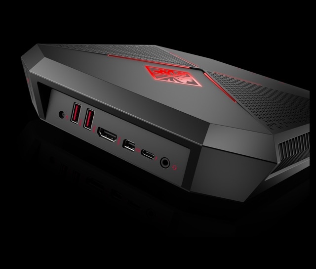 2 子どもの頃に思い描いてた「ウェアラブルPC」が現実に! 「OMEN X by HP Compact Desktop P1000」