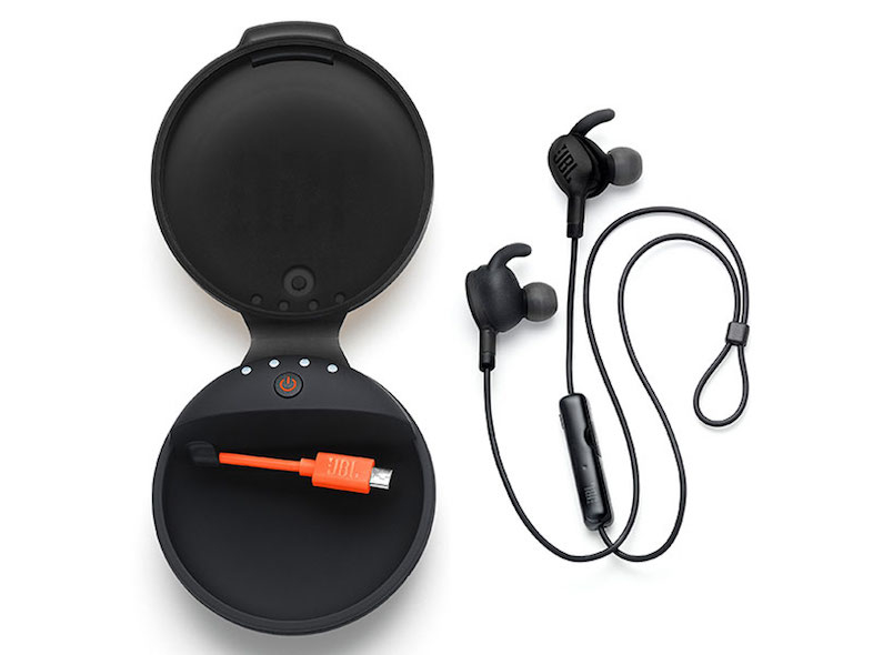 Bluetoothイヤホンのお家。中で充電できるケース「JBL HEADPHONES