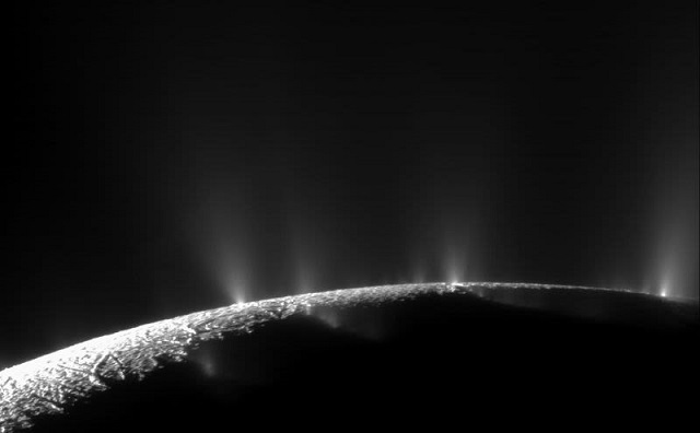 170915Cassini3