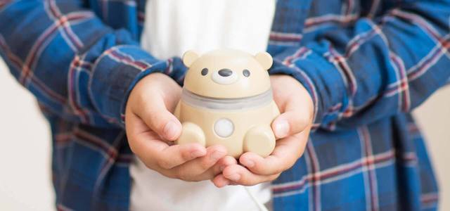 こどものコミュニケーションを見守るかわいいクマのAIロボ「Hamic Bear」