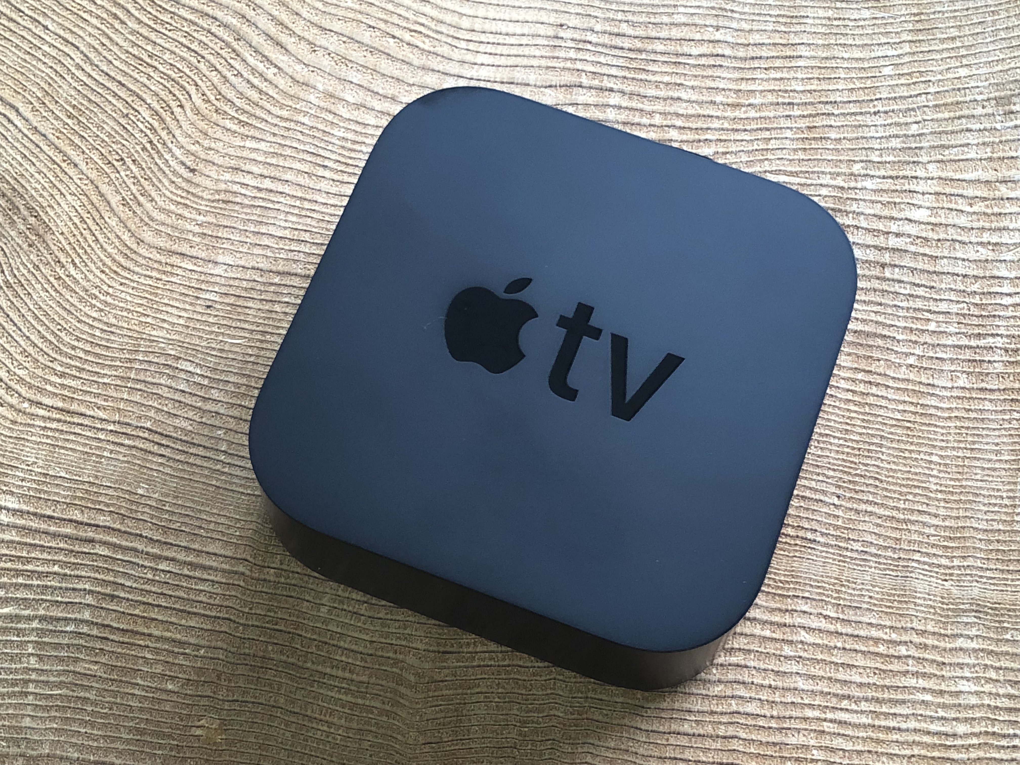 はーい注目！ 先生これからApple TV 4Kのアンボックスをしたいと思い