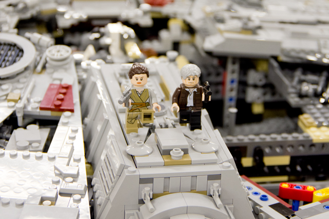171108legomillenniumfalcon_14