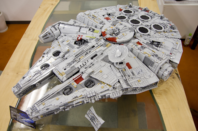 171108legomillenniumfalcon_19