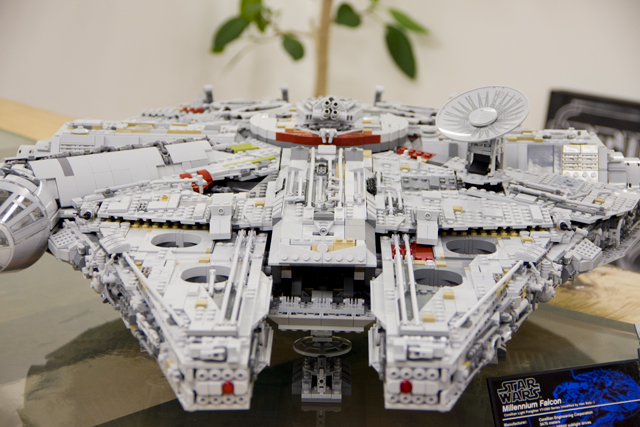 171108legomillenniumfalcon_22