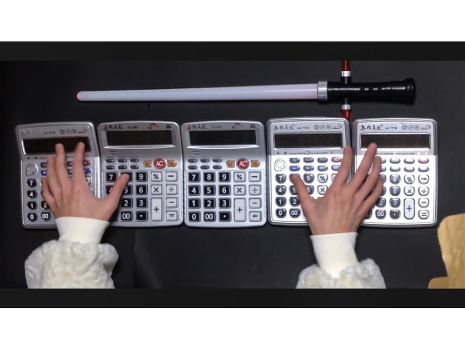 電卓を極めれば5台並べて スター ウォーズ のテーマ曲が演奏可能に ギズモード ジャパン