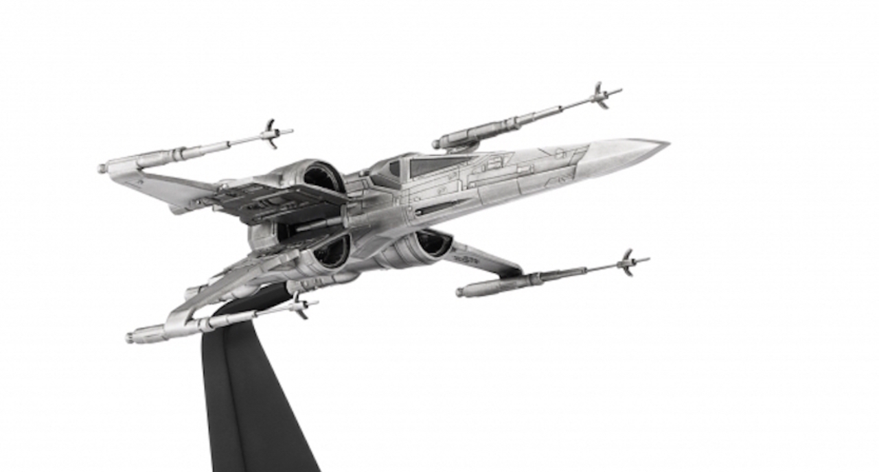 これが130年の技術 大塚家具にて スター ウォーズ 最後のジェダイ 公開記念の限定メタルモデルが販売 ギズモード ジャパン